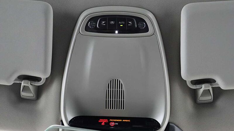 Volvo V40 Cross Country D2 Manual (Winter Pack, Heated Seats, City Safety, Bluetooth, )