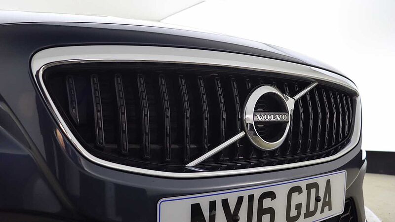 Volvo V40 Cross Country D2 Manual (Winter Pack, Heated Seats, City Safety, Bluetooth, )