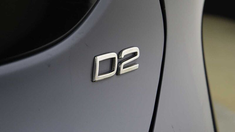 Volvo V40 Cross Country D2 Manual (Winter Pack, Heated Seats, City Safety, Bluetooth, )