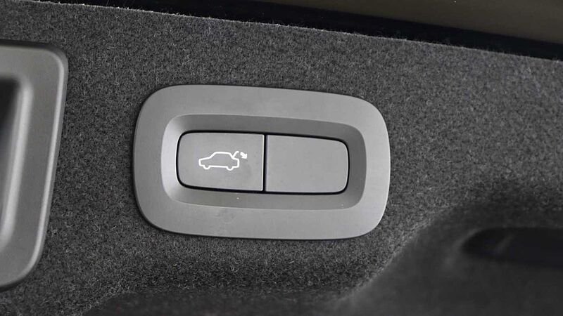 Volvo S90 D4 Momentum Auto (Pilot Assist, Winter Pack, Bluetooth)