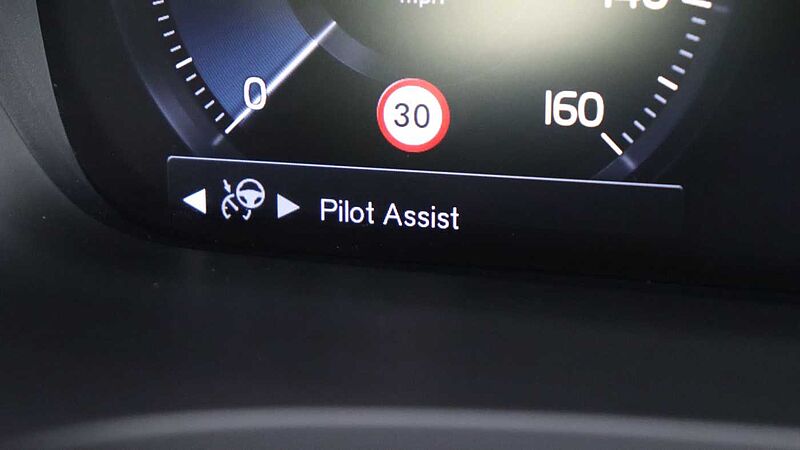 Volvo S90 D4 Momentum Auto (Pilot Assist, Winter Pack, Bluetooth)