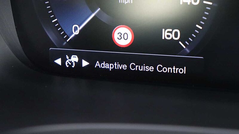 Volvo S90 D4 Momentum Auto (Pilot Assist, Winter Pack, Bluetooth)
