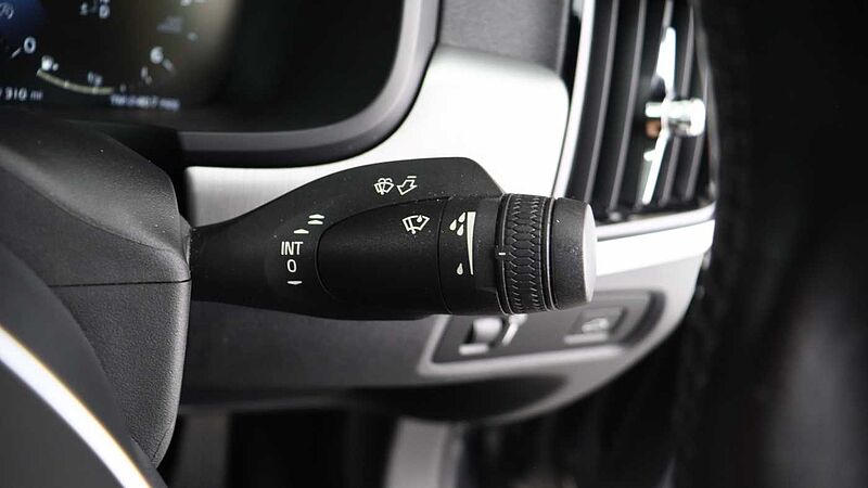 Volvo S90 D4 Momentum Auto (Pilot Assist, Winter Pack, Bluetooth)