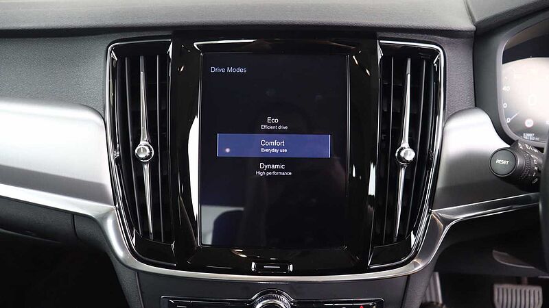 Volvo S90 D4 Momentum Auto (Pilot Assist, Winter Pack, Bluetooth)