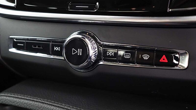 Volvo S90 D4 Momentum Auto (Pilot Assist, Winter Pack, Bluetooth)
