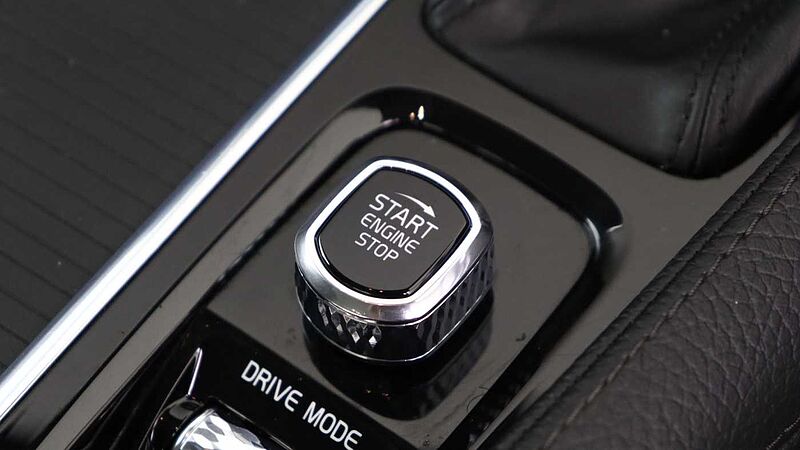 Volvo S90 D4 Momentum Auto (Pilot Assist, Winter Pack, Bluetooth)