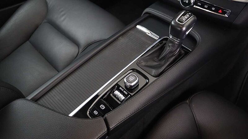 Volvo S90 D4 Momentum Auto (Pilot Assist, Winter Pack, Bluetooth)
