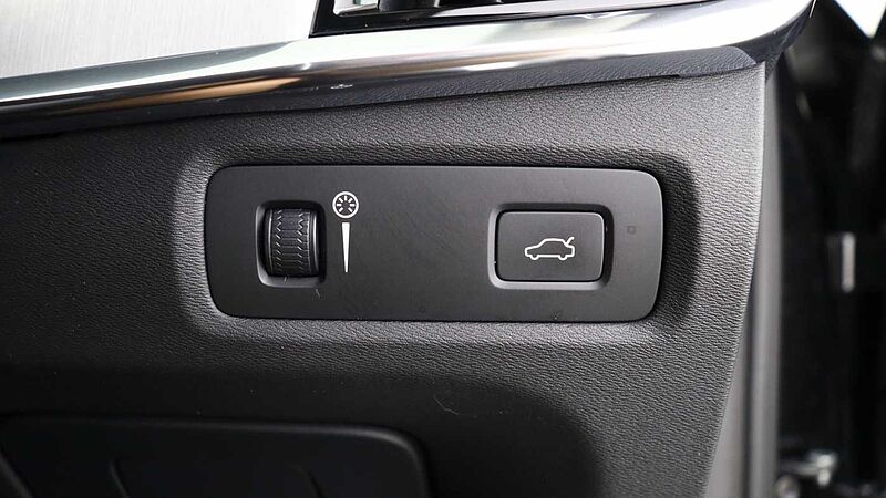 Volvo S90 D4 Momentum Auto (Pilot Assist, Winter Pack, Bluetooth)