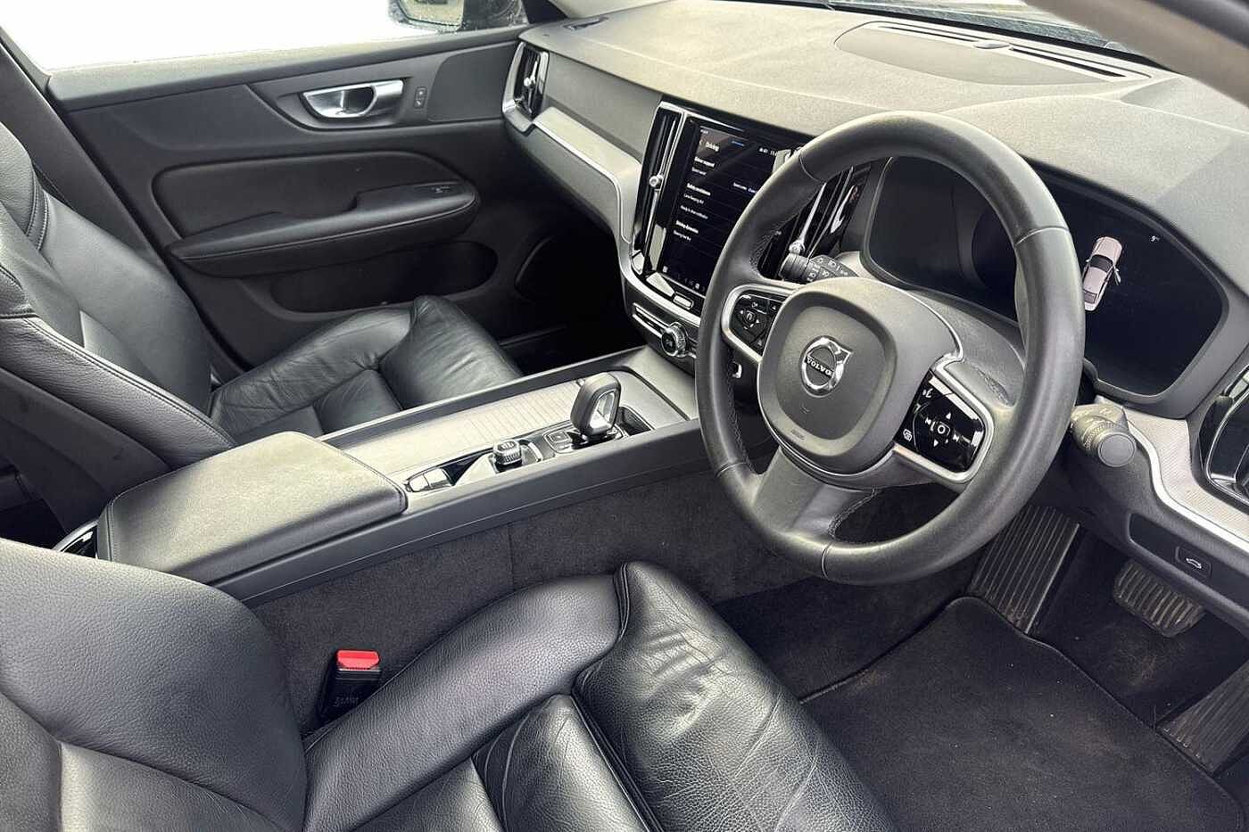 Volvo S60 Plus, B5 mild hybrid, Petrol, Dark