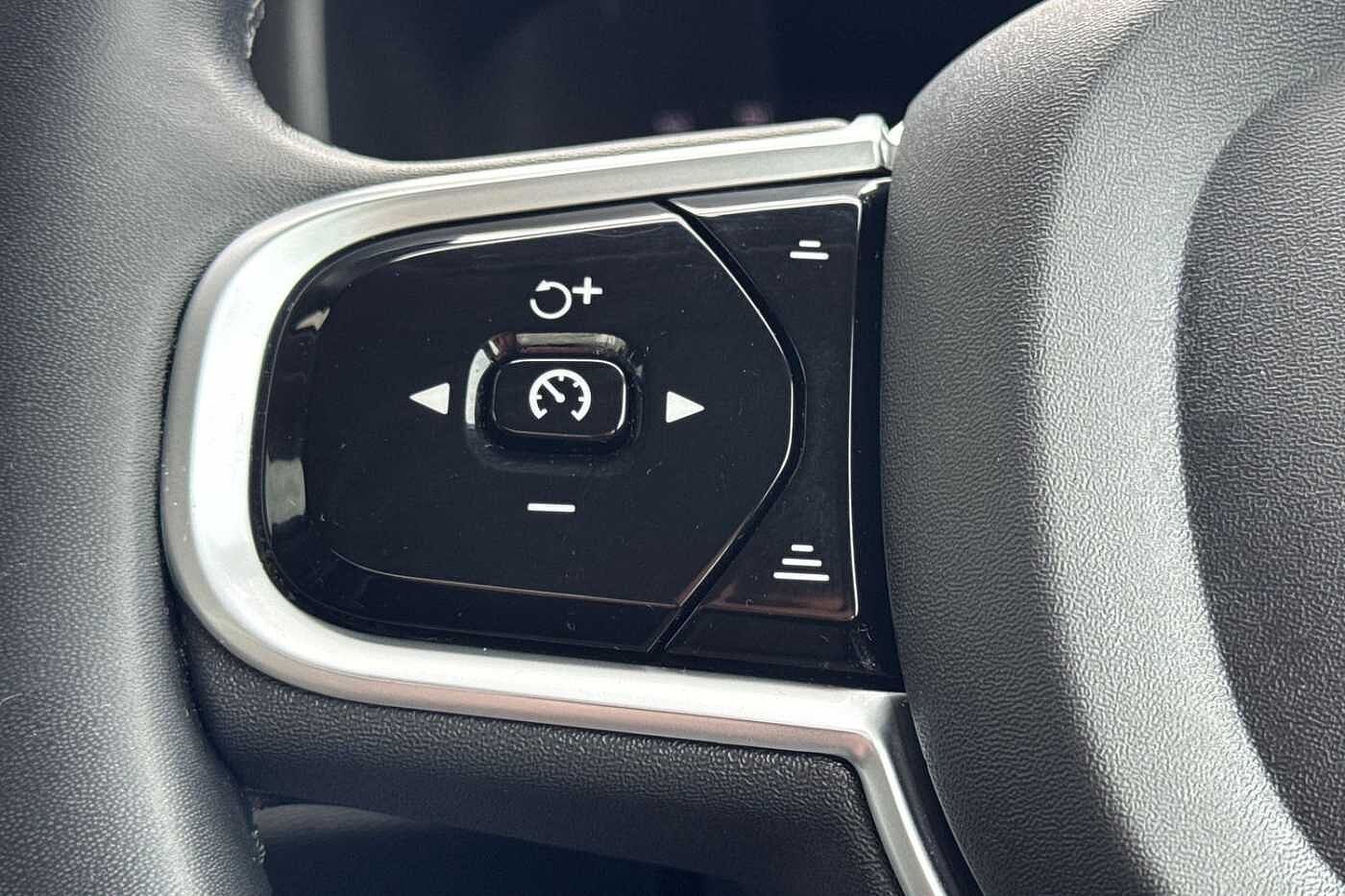 Volvo S60 Plus, B5 mild hybrid, Petrol, Dark