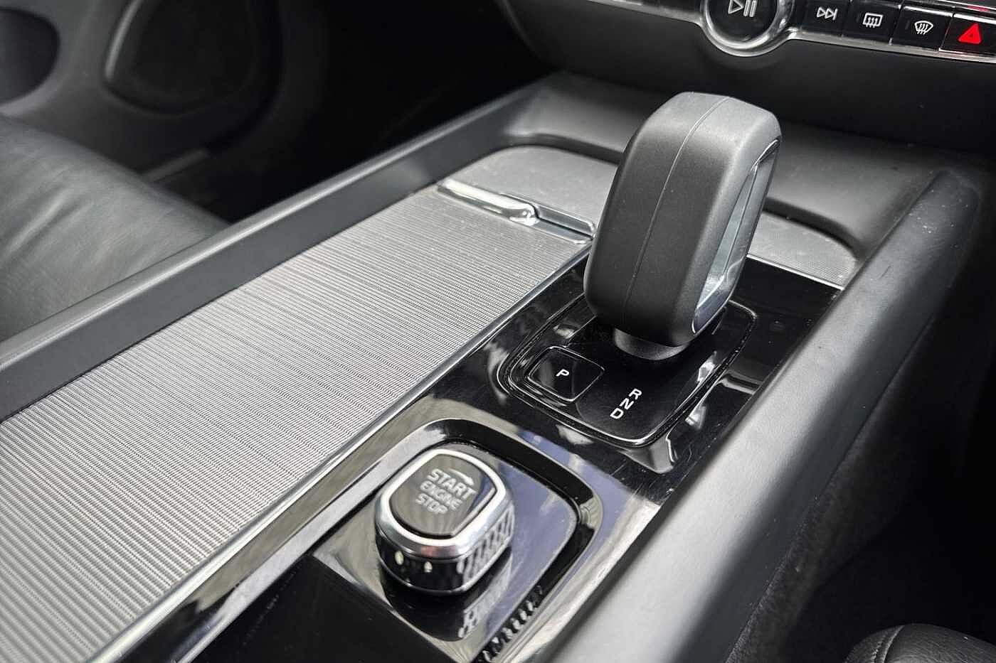 Volvo S60 Plus, B5 mild hybrid, Petrol, Dark