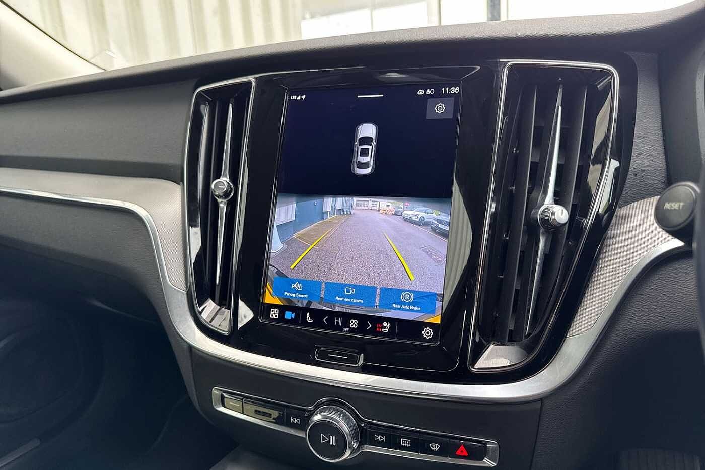 Volvo S60 Plus, B5 mild hybrid, Petrol, Dark