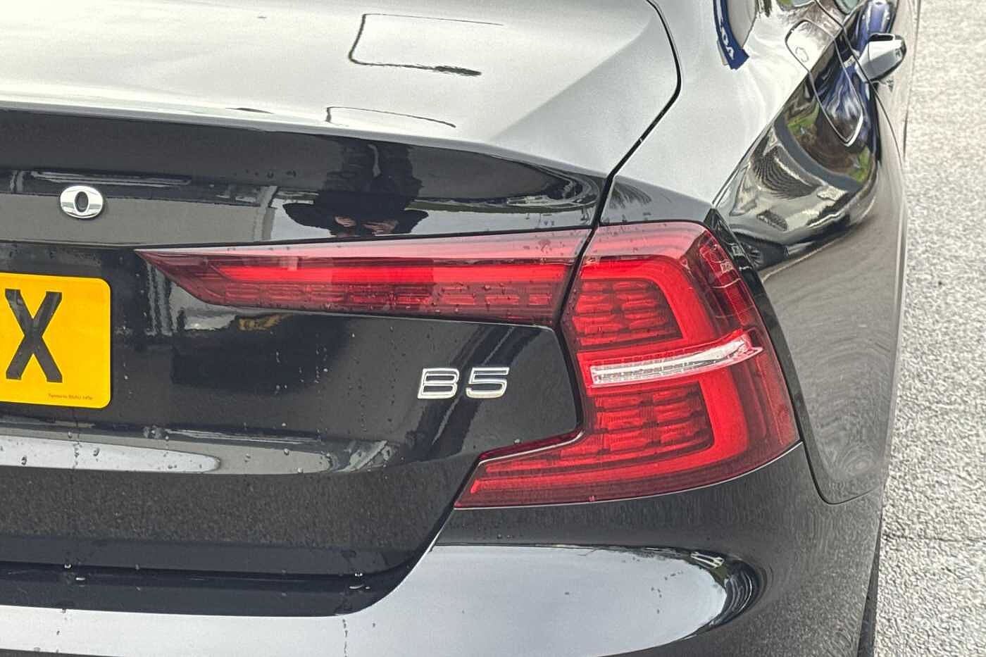 Volvo S60 Plus, B5 mild hybrid, Petrol, Dark