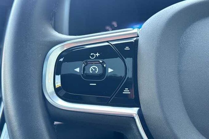 Volvo S90 Recharge Ultimate, T8 AWD Plug-in hybrid, Electric/Petrol, Dark