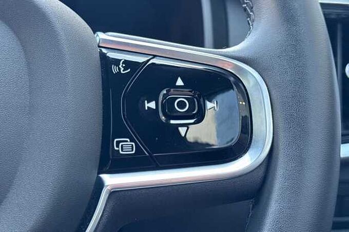Volvo S90 Recharge Ultimate, T8 AWD Plug-in hybrid, Electric/Petrol, Dark