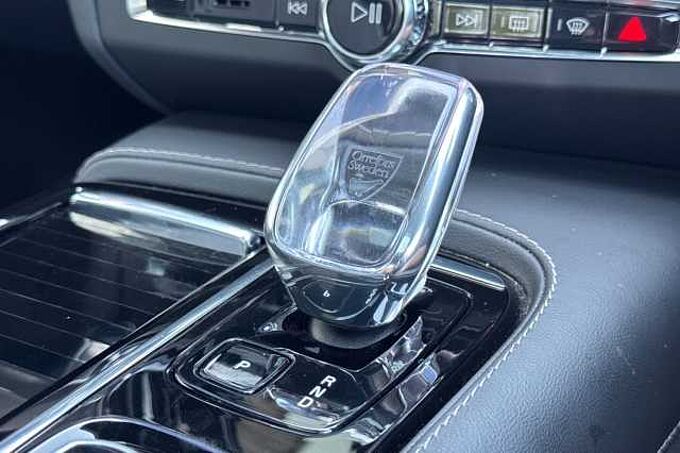 Volvo S90 Recharge Ultimate, T8 AWD Plug-in hybrid, Electric/Petrol, Dark