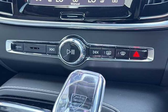 Volvo S90 Recharge Ultimate, T8 AWD Plug-in hybrid, Electric/Petrol, Dark
