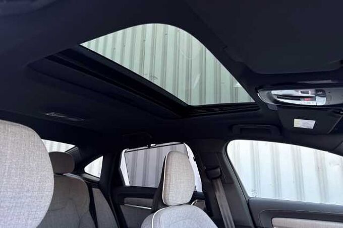 Volvo S90 Recharge Ultimate, T8 AWD Plug-in hybrid, Electric/Petrol, Dark