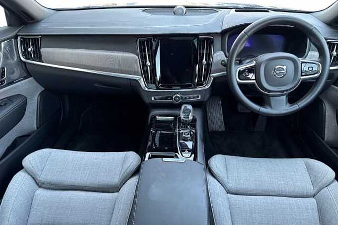 Volvo S90 Recharge Ultimate, T8 AWD Plug-in hybrid, Electric/Petrol, Dark