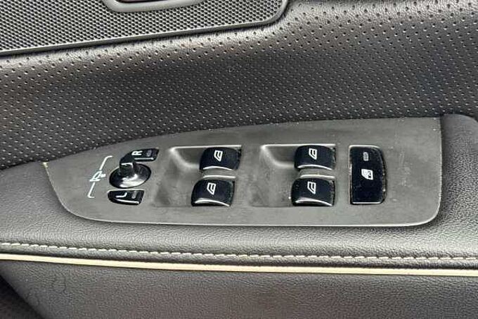 Volvo S90 T8 AWD Twin Engine R-Design Plus Automatic