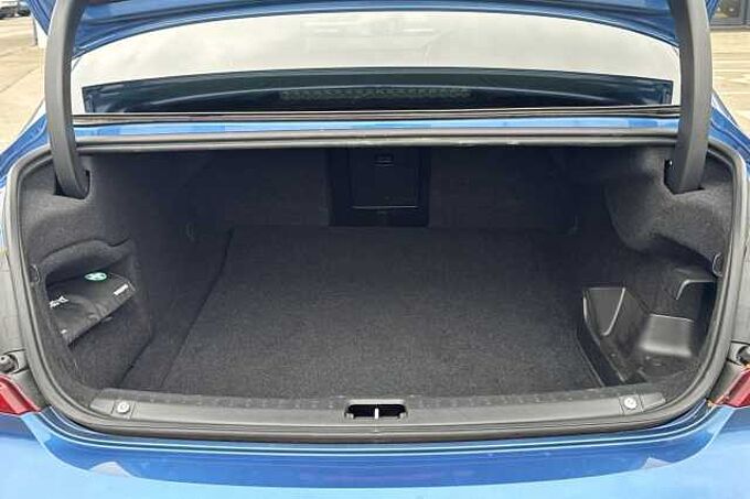 Volvo S90 T8 AWD Twin Engine R-Design Plus Automatic