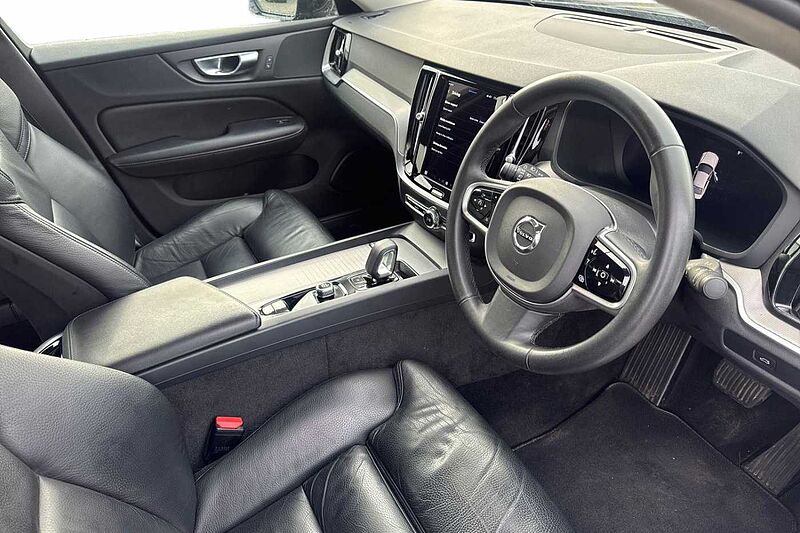 Volvo S60 Plus, B5 mild hybrid, Petrol, Dark