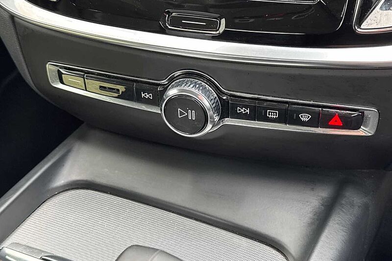 Volvo S60 Plus, B5 mild hybrid, Petrol, Dark