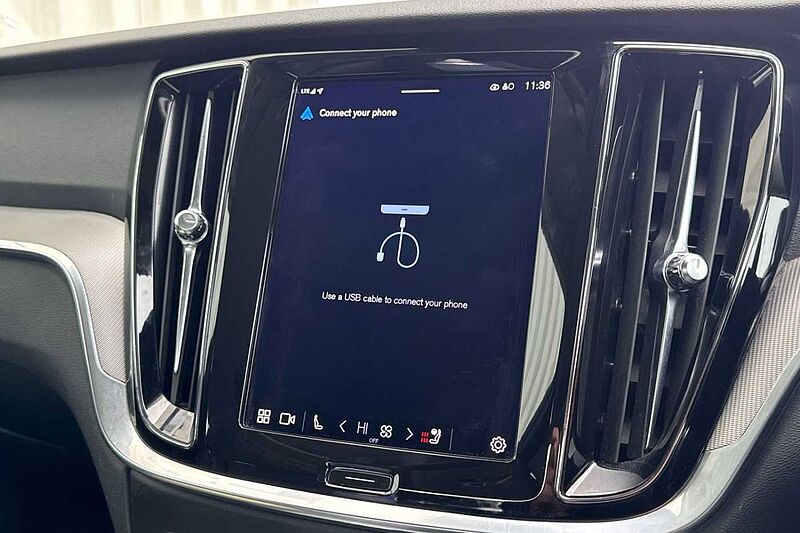 Volvo S60 Plus, B5 mild hybrid, Petrol, Dark