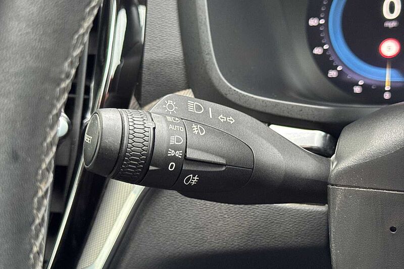 Volvo S60 Plus, B5 mild hybrid, Petrol, Dark