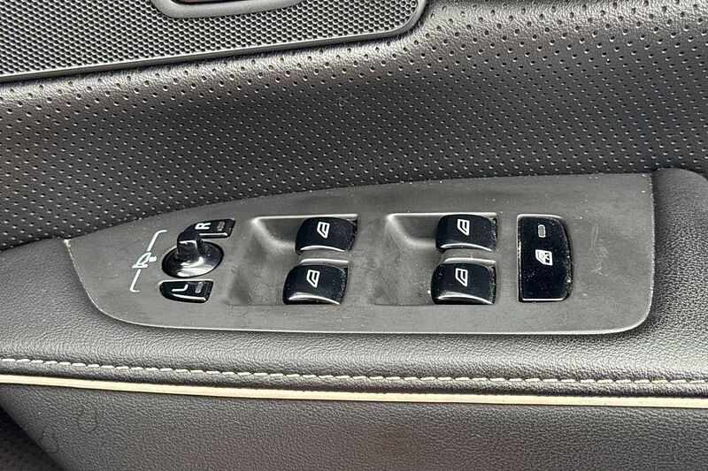 Volvo S90 T8 AWD Twin Engine R-Design Plus Automatic