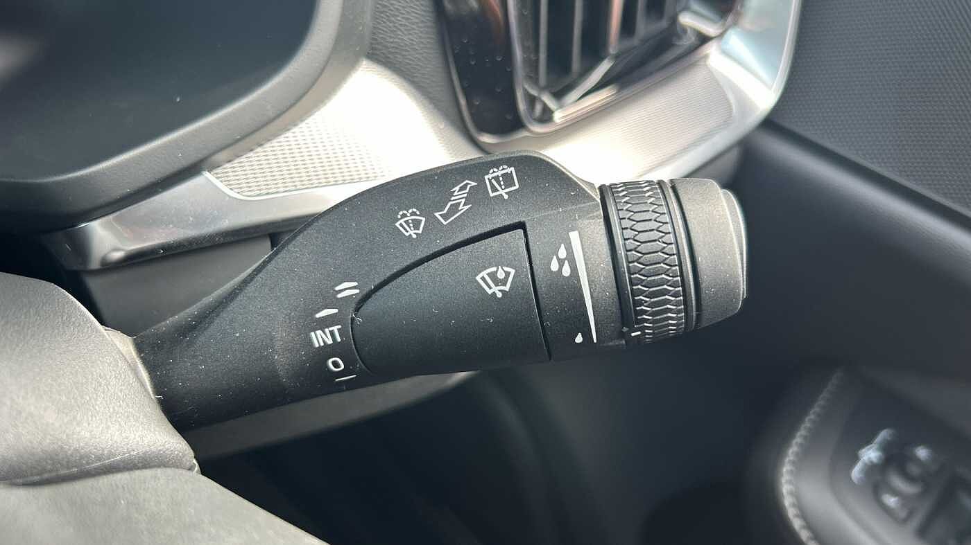 Volvo V60 Plus, B4 Mild hybrid, Petrol, Dark (Stunning 2026 Colour, Low Mileage! )