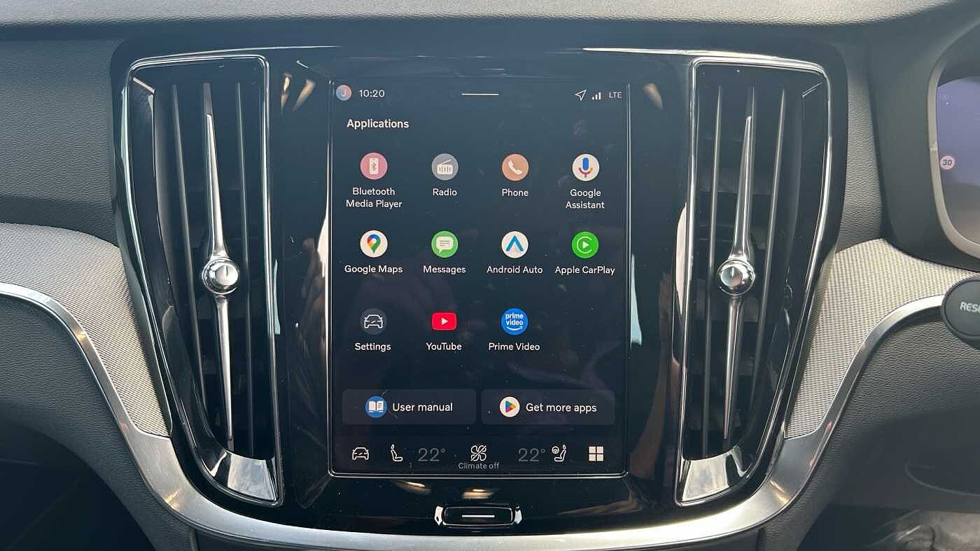 Volvo V60 Plus, B4 Mild hybrid, Petrol, Dark (Stunning 2026 Colour, Low Mileage! )