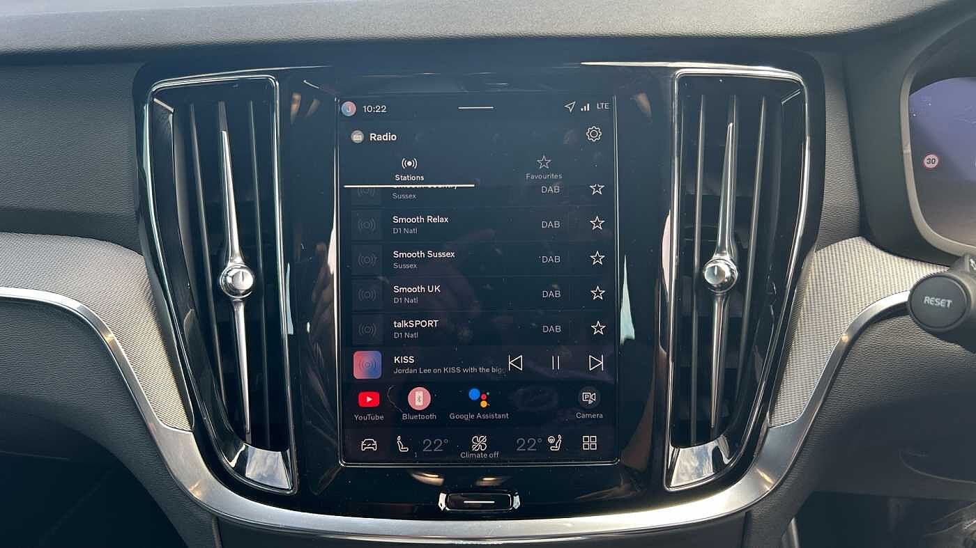 Volvo V60 Plus, B4 Mild hybrid, Petrol, Dark (Stunning 2026 Colour, Low Mileage! )