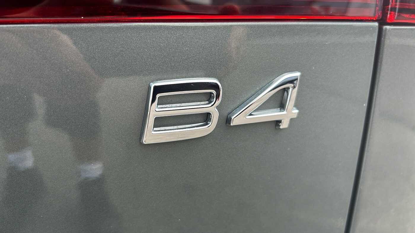 Volvo V60 Plus, B4 Mild hybrid, Petrol, Dark (Stunning 2026 Colour, Low Mileage! )