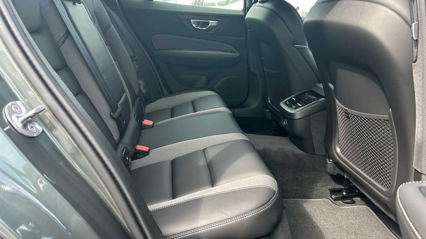 Volvo V60 Plus, B4 Mild hybrid, Petrol, Dark (Stunning 2026 Colour, Low Mileage! )