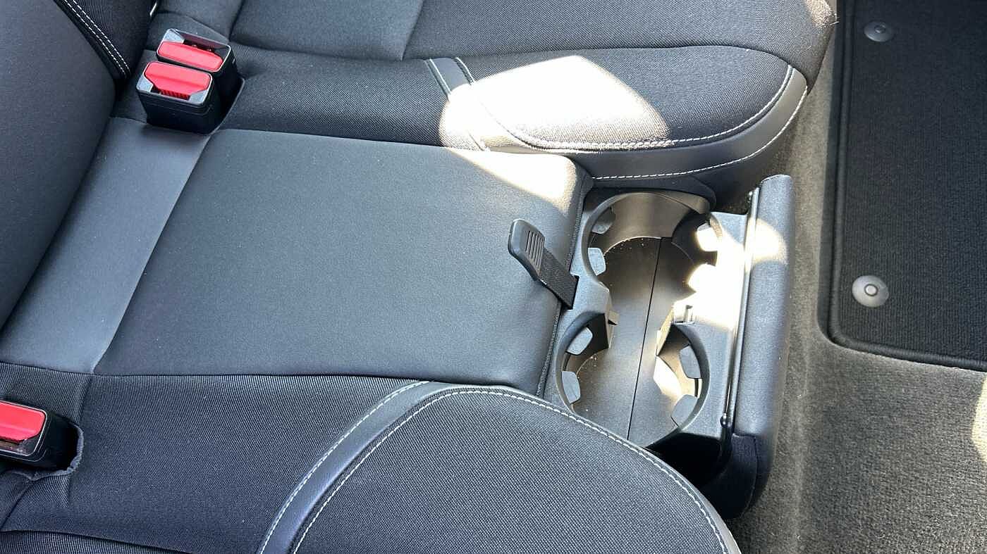 Volvo V40 D2 Momentum Manual (Winter Pack, Front Park Assist, 1 Owner)