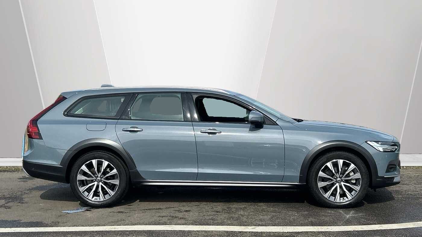 Volvo V90 Cross Country Plus, B5 AWD mild hybrid, Petrol (Very Rare Car, Fantastic Condition)