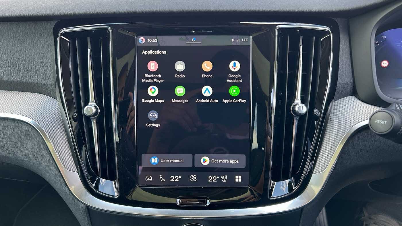 Volvo V60 Ultra, T8 AWD Plug-in hybrid, Electric/Petrol, Dark (Ex Demo, Under 200 Miles)