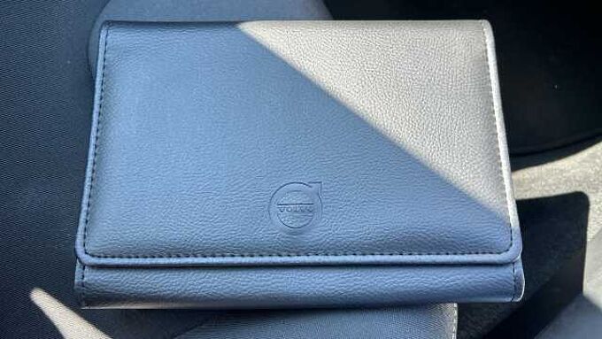 Volvo V40 D2 Momentum Manual (Winter Pack, Front Park Assist, 1 Owner)