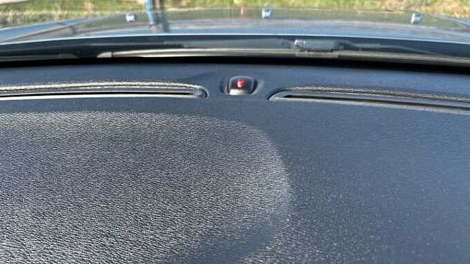 Volvo V40 D2 Momentum Manual (Winter Pack, Front Park Assist, 1 Owner)