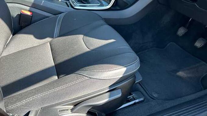 Volvo V40 D2 Momentum Manual (Winter Pack, Front Park Assist, 1 Owner)