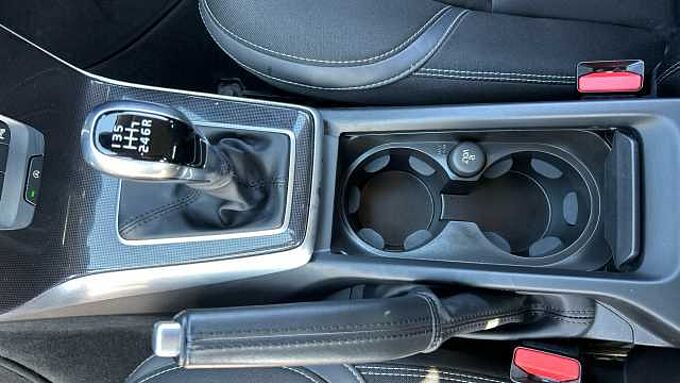 Volvo V40 D2 Momentum Manual (Winter Pack, Front Park Assist, 1 Owner)