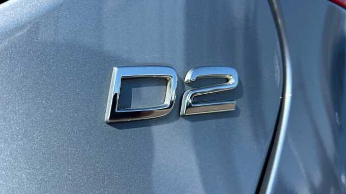 Volvo V40 D2 Momentum Manual (Winter Pack, Front Park Assist, 1 Owner)