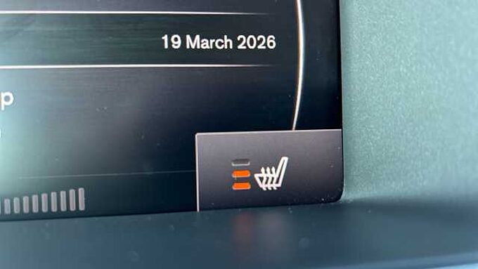 Volvo V40 D2 Momentum Manual (Winter Pack, Front Park Assist, 1 Owner)