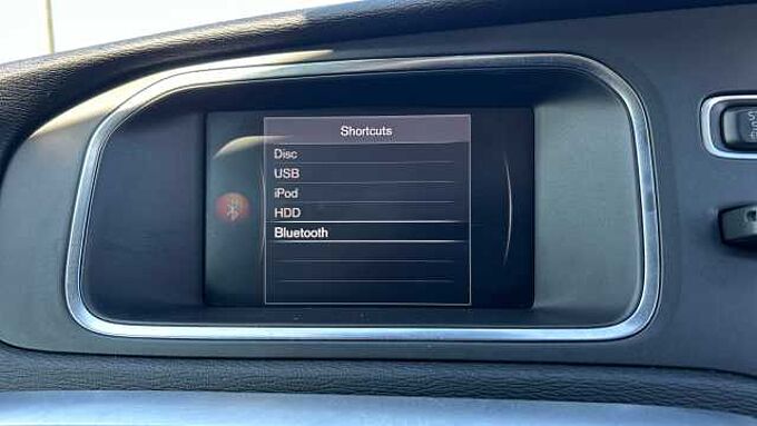 Volvo V40 D2 Momentum Manual (Winter Pack, Front Park Assist, 1 Owner)