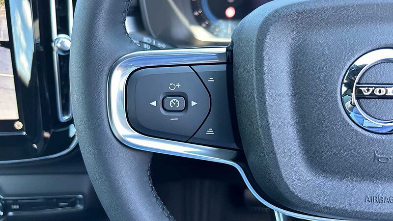 Volvo XC40 Plus, B3 Mild hybrid, Petrol, Dark (360 Camera, Tempa Spare, Dark Tints)