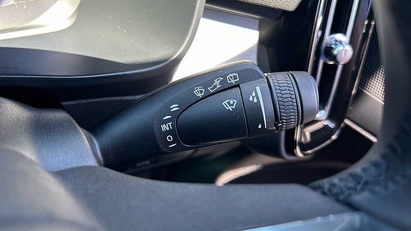 Volvo XC40 Plus, B3 Mild hybrid, Petrol, Dark (360 Camera, Tempa Spare, Dark Tints)