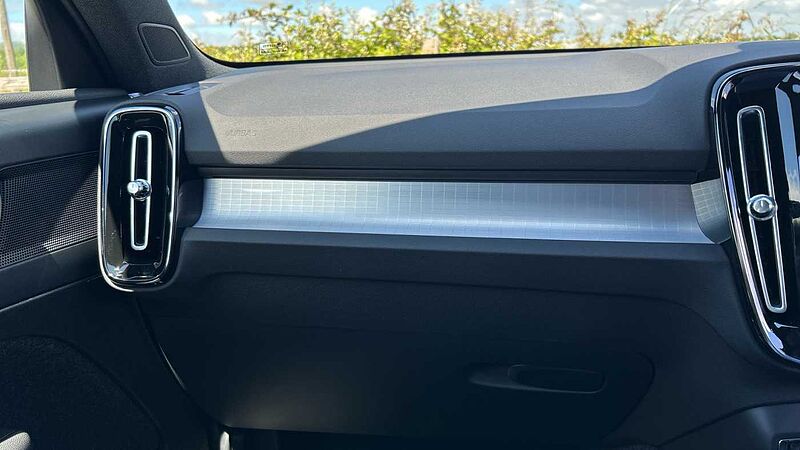 Volvo XC40 Plus, B3 Mild hybrid, Petrol, Dark (360 Camera, Tempa Spare, Dark Tints)