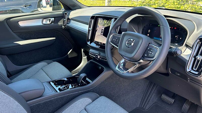 Volvo XC40 Plus, B3 Mild hybrid, Petrol, Dark (360 Camera, Tempa Spare, Dark Tints)