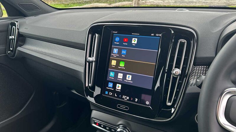 Volvo XC40 Plus, B3 Mild hybrid, Petrol, Dark (EX-DEMONSTRATOR- Heated Seats, Camera)